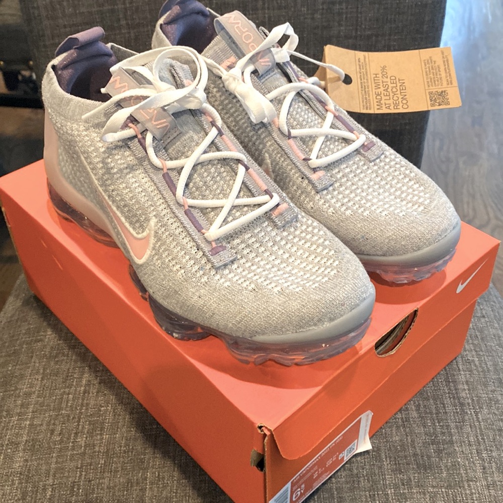 Nike Kids Sneakers Light Gray with Pink Accents